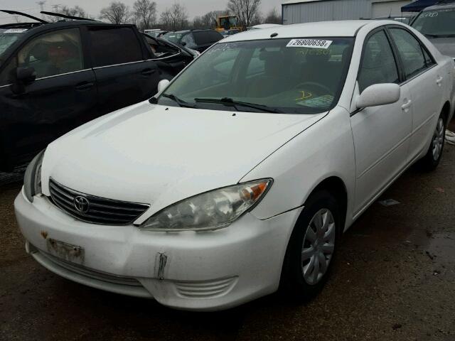 4T1BE30K05U547259 - 2005 TOYOTA CAMRY LE WHITE photo 2