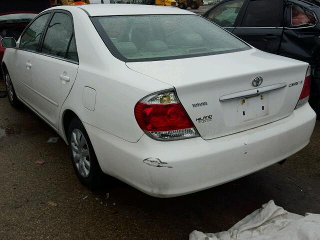 4T1BE30K05U547259 - 2005 TOYOTA CAMRY LE WHITE photo 3