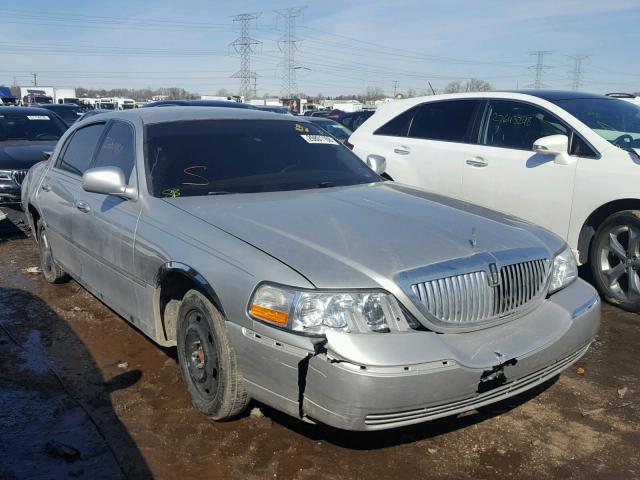 1LNHM82W63Y687073 - 2003 LINCOLN TOWN CAR S SILVER photo 1