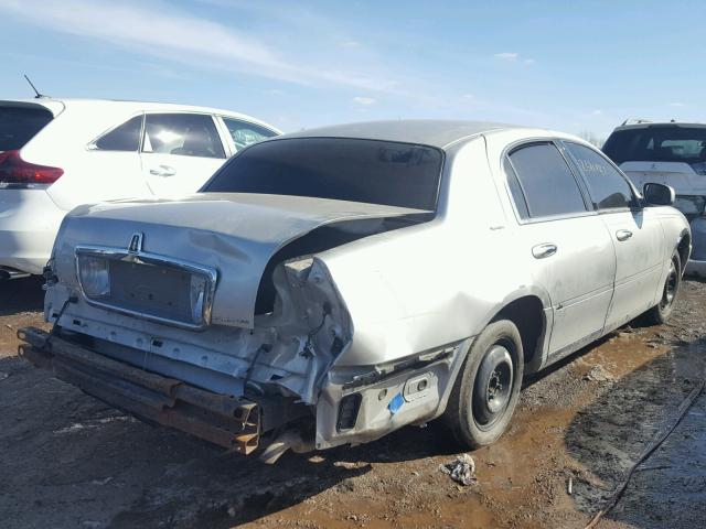 1LNHM82W63Y687073 - 2003 LINCOLN TOWN CAR S SILVER photo 4