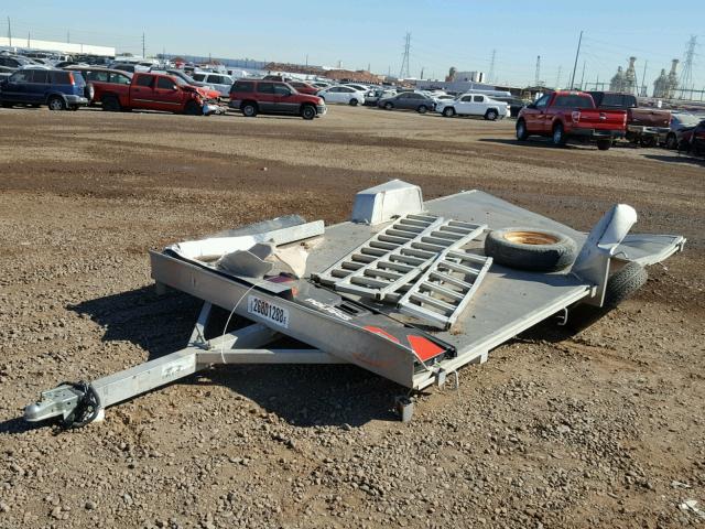 1YGAT16173B009225 - 2003 UTILITY TRAILER SILVER photo 3