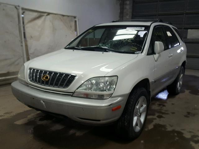 JTJHF10U320269281 - 2002 LEXUS RX 300 WHITE photo 2