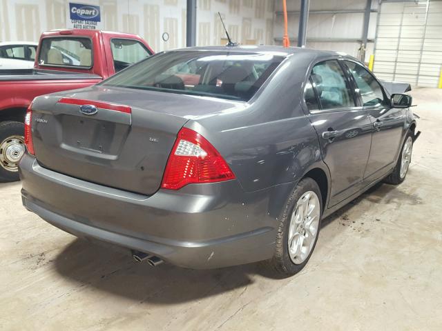 3FAHP0HA1AR207421 - 2010 FORD FUSION SE GRAY photo 4