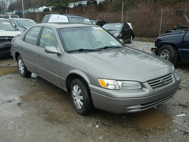 4T1BG22KXWU380038 - 1998 TOYOTA CAMRY CE TAN photo 1