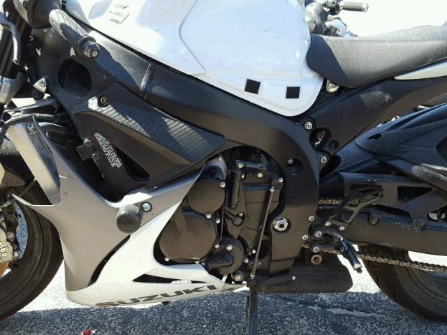 JS1GN7FA2F2101377 - 2015 SUZUKI GSX-R600 WHITE photo 7