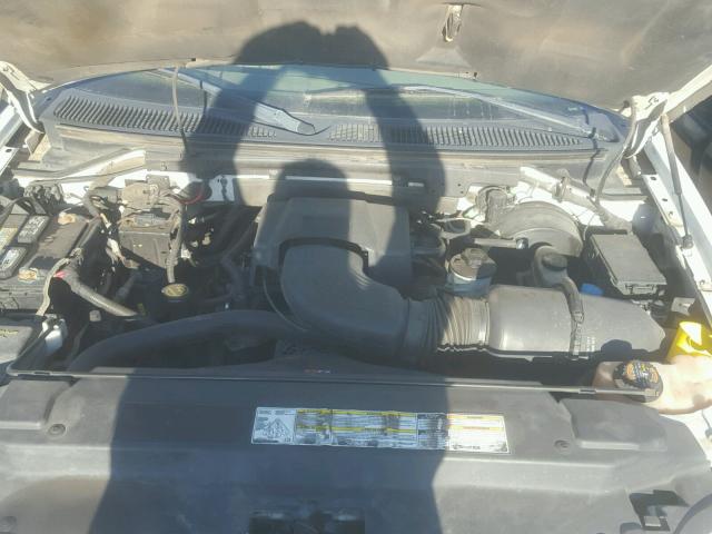 1FTRX18L81KF28611 - 2001 FORD F150 WHITE photo 7