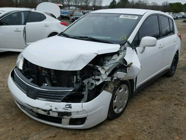 3N1BC13E78L393008 - 2008 NISSAN VERSA S WHITE photo 2