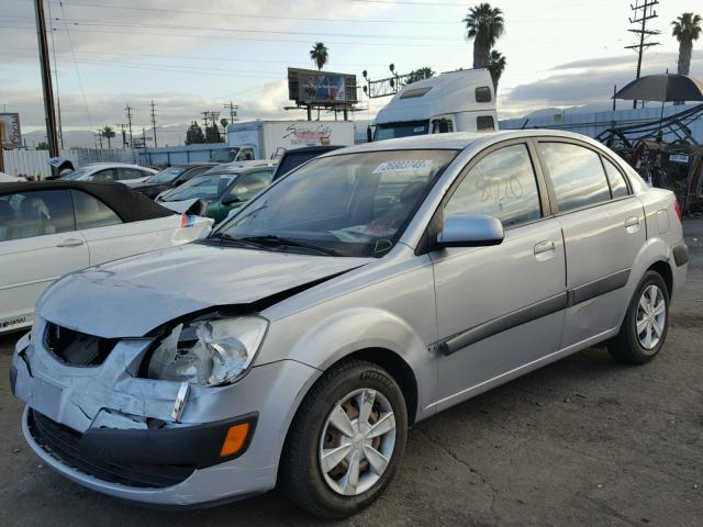 KNADE123766147385 - 2006 KIA RIO SILVER photo 2