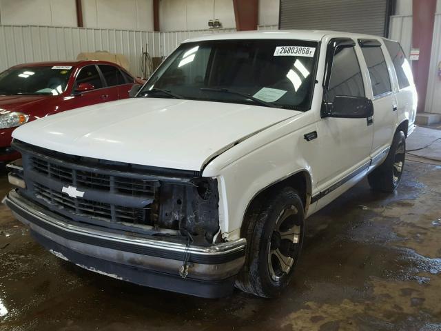 1GNEC13RXXR152054 - 1999 CHEVROLET TAHOE C150 WHITE photo 2