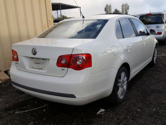 3VWEG71K27M189684 - 2007 VOLKSWAGEN JETTA WOLF WHITE photo 4