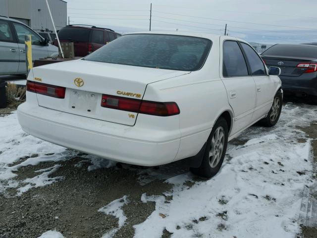JT2BF28K0X0204650 - 1999 TOYOTA CAMRY LE WHITE photo 4