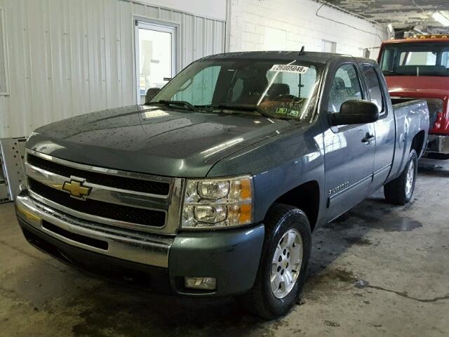 1GCSKSE39AZ176723 - 2010 CHEVROLET SILVERADO BLUE photo 2