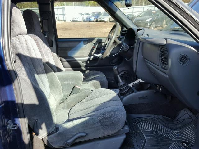 1GTCS195X18253342 - 2001 GMC SONOMA BLUE photo 5