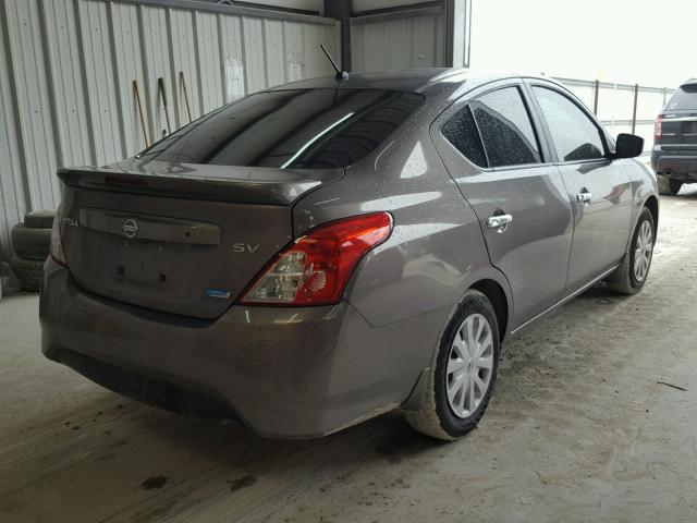 3N1CN7AP1GL828108 - 2016 NISSAN VERSA S GRAY photo 4