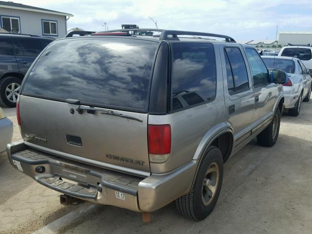 1GNCS13W912184526 - 2001 CHEVROLET BLAZER GOLD photo 4