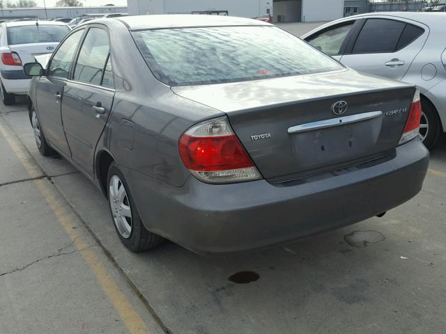 4T1BE30K65U616391 - 2005 TOYOTA CAMRY LE GRAY photo 3