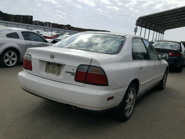 1HGCD5651TA068891 - 1996 HONDA ACCORD EX WHITE photo 4