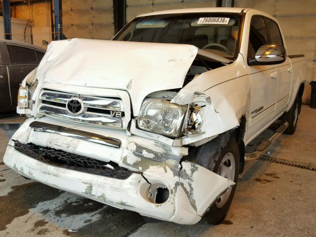 5TBET34156S514569 - 2006 TOYOTA TUNDRA DOU WHITE photo 2