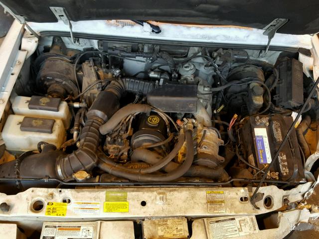 4F4CR12A3VTM24560 - 1997 MAZDA B2300 WHITE photo 7