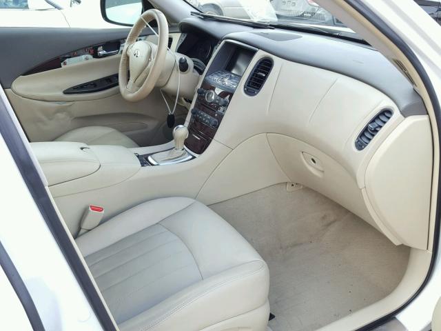 JN1AJ0HP7BM800800 - 2011 INFINITI EX35 BASE WHITE photo 5