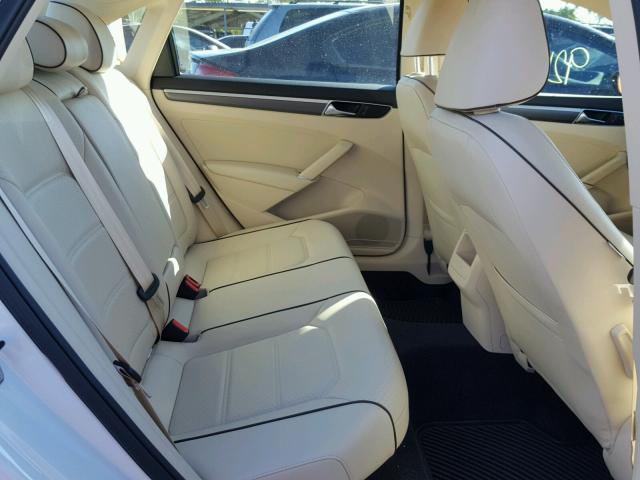1VWDT7A33HC033902 - 2017 VOLKSWAGEN PASSAT R-L WHITE photo 6
