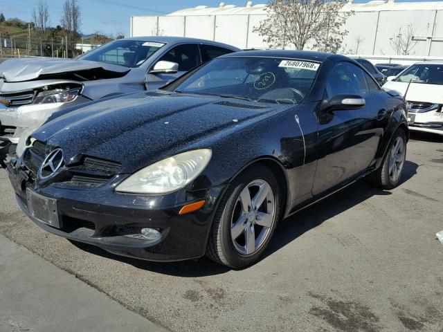 WDBWK54F26F080910 - 2006 MERCEDES-BENZ SLK 280 BLACK photo 2