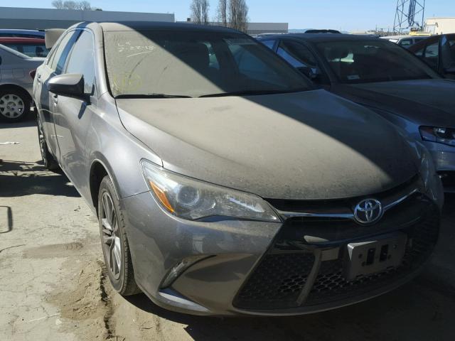 4T1BF1FK6GU207061 - 2016 TOYOTA CAMRY LE GRAY photo 1