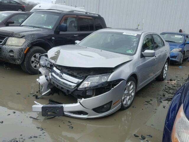 3FAHP0HA3BR307926 - 2011 FORD FUSION SE SILVER photo 2