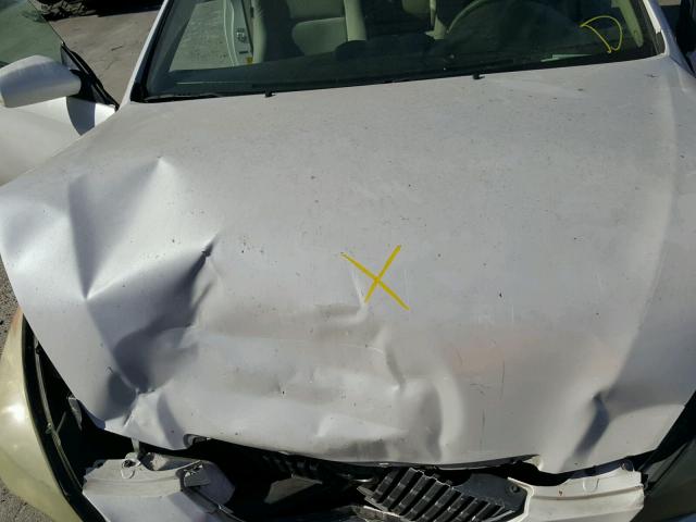 4T1CA38PX4U038052 - 2004 TOYOTA CAMRY SOLA WHITE photo 7