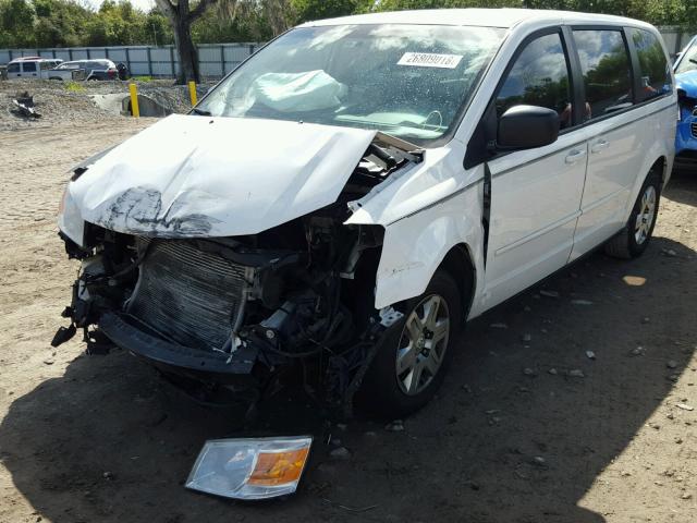 2D4RN4DE7AR179265 - 2010 DODGE GRAND CARA WHITE photo 2