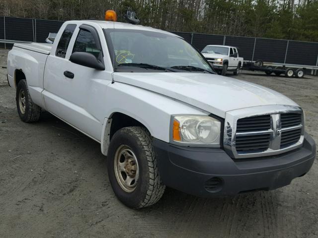 1D7HW22KX5S327261 - 2005 DODGE DAKOTA ST WHITE photo 1