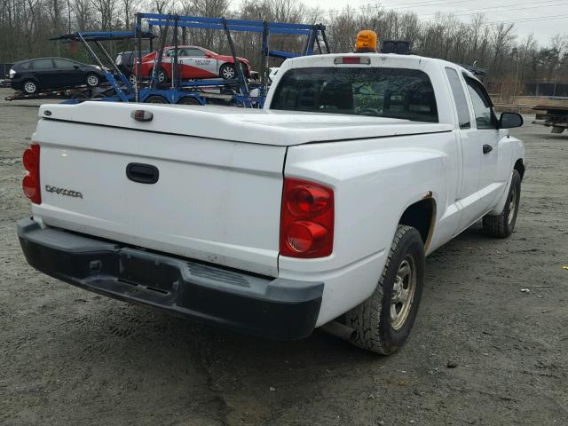 1D7HW22KX5S327261 - 2005 DODGE DAKOTA ST WHITE photo 4