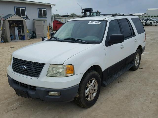 1FMRU15W14LA43888 - 2004 FORD EXPEDITION WHITE photo 2