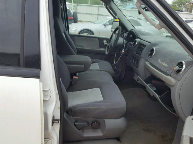 1FMRU15W14LA43888 - 2004 FORD EXPEDITION WHITE photo 5