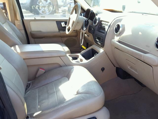 1FMFU18516LA18000 - 2006 FORD EXPEDITION BLUE photo 5