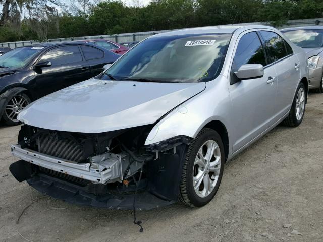 3FAHP0HG0CR163824 - 2012 FORD FUSION SE SILVER photo 2