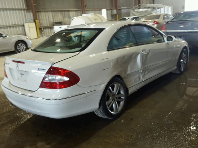 WDBTJ56H18F248396 - 2008 MERCEDES-BENZ CLK 350 WHITE photo 4