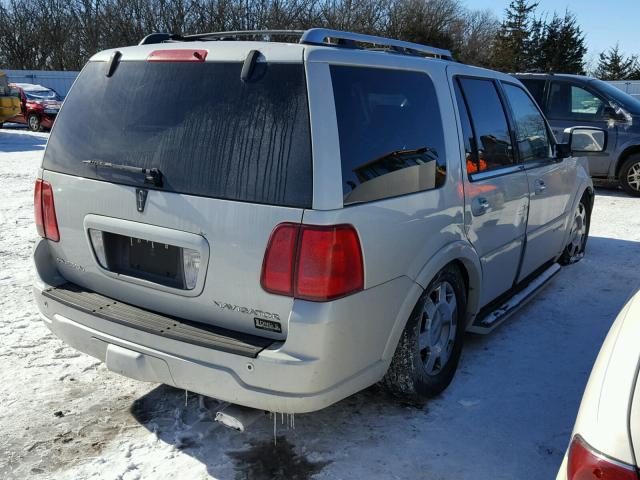 5LMFU28525LJ04823 - 2005 LINCOLN NAVIGATOR WHITE photo 4