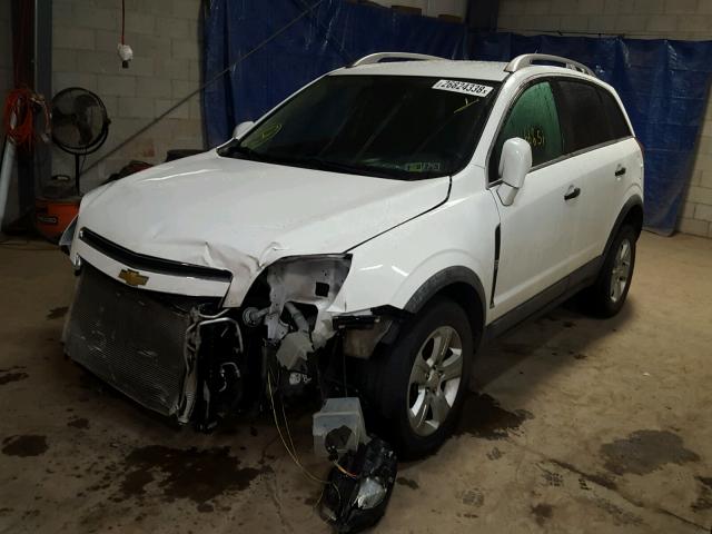 3GNAL2EK4ES675973 - 2014 CHEVROLET CAPTIVA LS WHITE photo 2