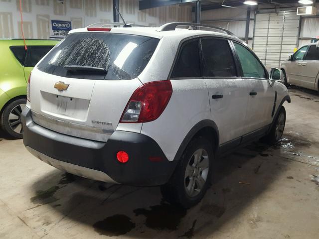 3GNAL2EK4ES675973 - 2014 CHEVROLET CAPTIVA LS WHITE photo 4