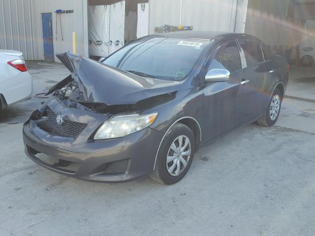 1NXBU4EE0AZ202870 - 2010 TOYOTA COROLLA BA GRAY photo 2