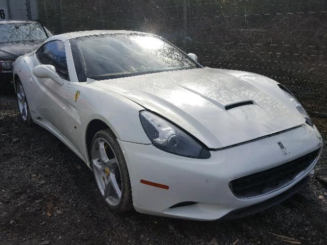 ZFF65TJA0E0199676 - 2014 FERRARI CALIFORNIA WHITE photo 1