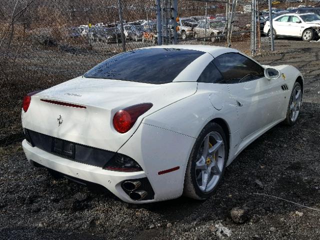 ZFF65TJA0E0199676 - 2014 FERRARI CALIFORNIA WHITE photo 4