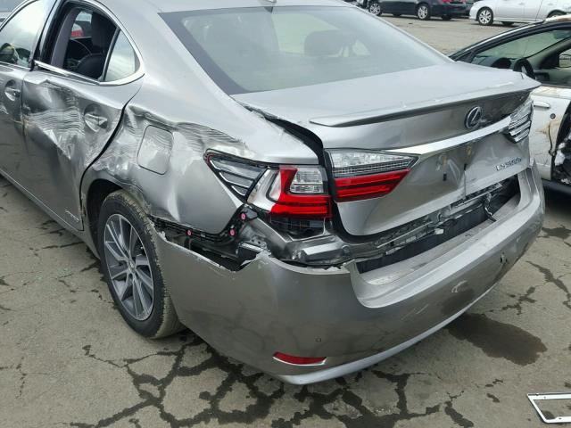 JTHBW1GGXG2128520 - 2016 LEXUS ES 300H SILVER photo 9