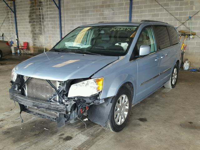 2C4RC1BG7DR747542 - 2013 CHRYSLER TOWN & COU BLUE photo 2