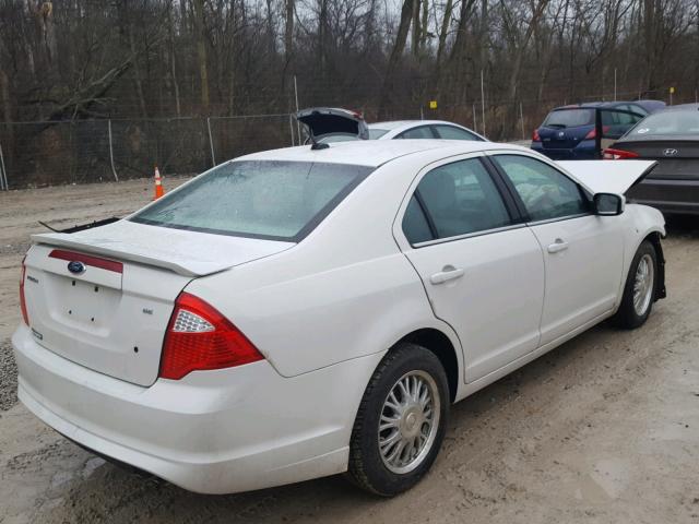 3FAHP0HA5CR374447 - 2012 FORD FUSION SE WHITE photo 4