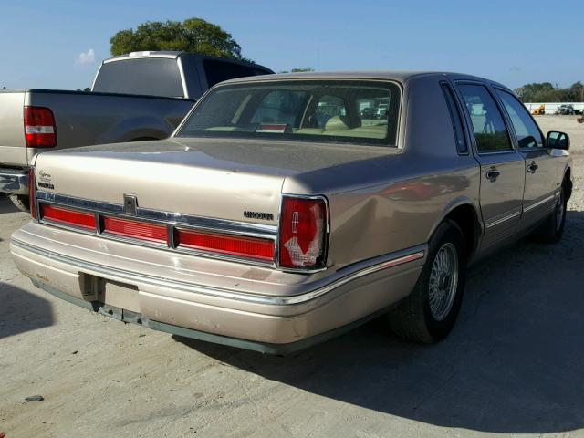 1LNLM82W0VY654938 - 1997 LINCOLN TOWN CAR S BROWN photo 4