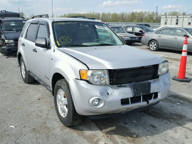 1FMCU93128KD75457 - 2008 FORD ESCAPE XLT SILVER photo 1