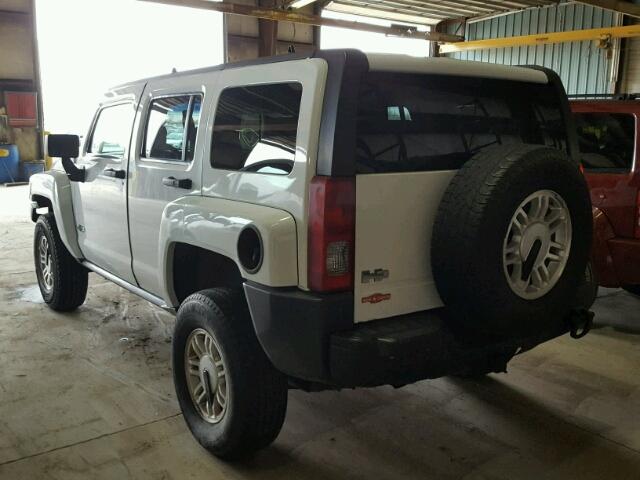 5GTDN136X68126006 - 2006 HUMMER H3 WHITE photo 3