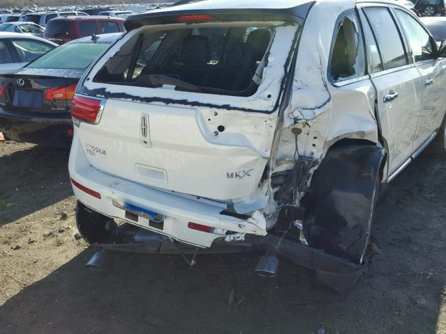 2LMDJ6JK9CBL01550 - 2012 LINCOLN MKX WHITE photo 9